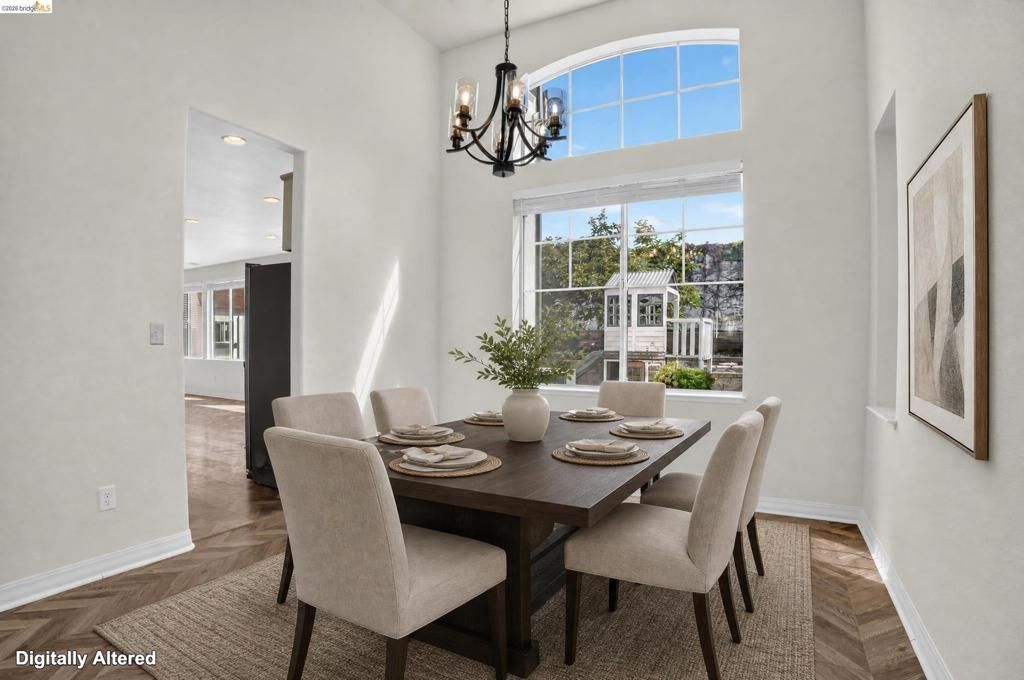 Image 11 of property listing at 34469 Valley Oaks Loop, Union City, CA 94587