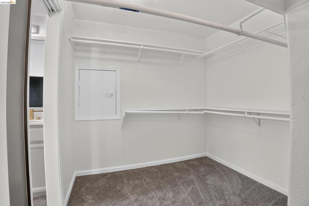 Image 24 of property listing at 34469 Valley Oaks Loop, Union City, CA 94587