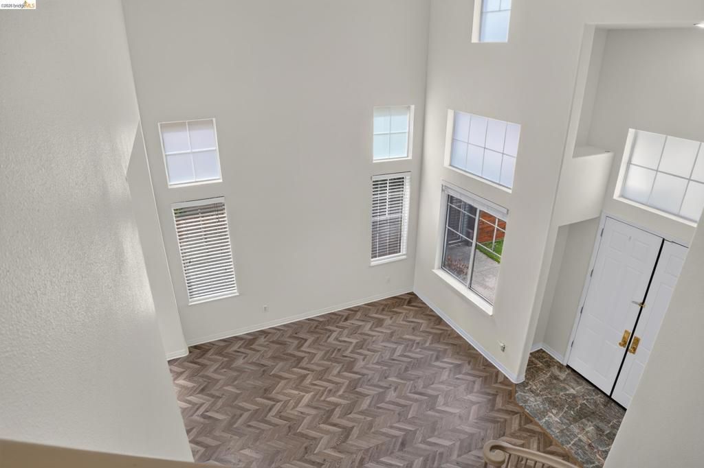 Image 25 of property listing at 34469 Valley Oaks Loop, Union City, CA 94587