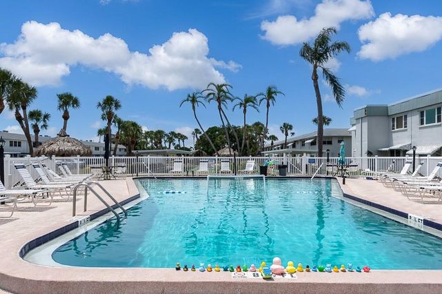 5267 81ST STREET N 8, St Petersburg, FL 33709
