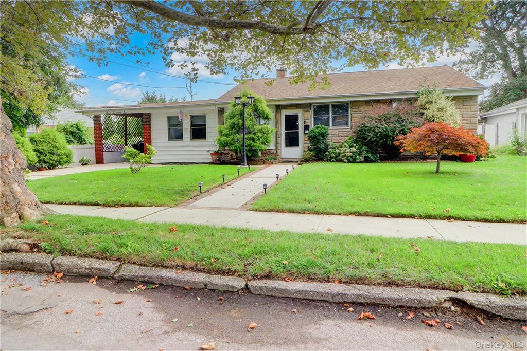 176 Tottenham Road, Lynbrook, NY 11563 — exterior