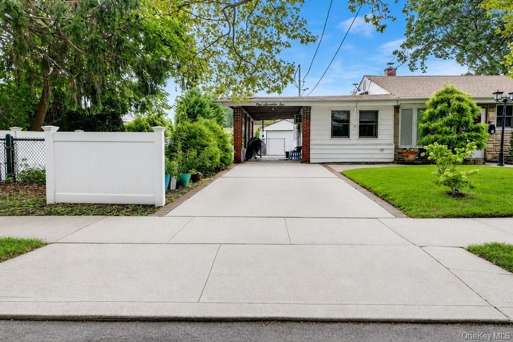 176 Tottenham Road, Lynbrook, NY 11563 — photo 2