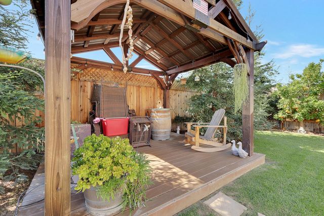 4168 Sir Barton Dr, Olivehurst, CA 95961