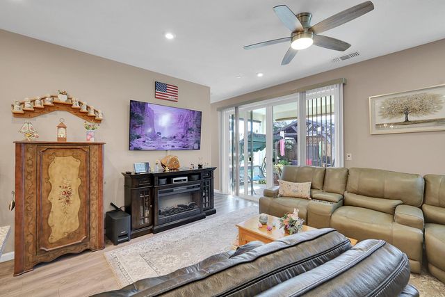 4168 Sir Barton Dr, Olivehurst, CA 95961