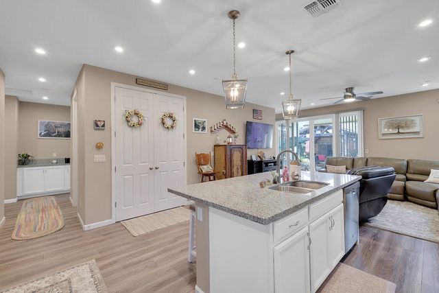 4168 Sir Barton Dr, Olivehurst, CA 95961