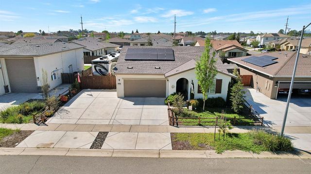 4168 Sir Barton Dr, Olivehurst, CA 95961