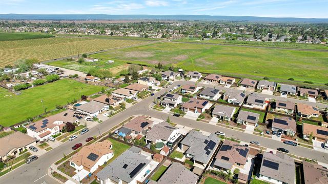 4168 Sir Barton Dr, Olivehurst, CA 95961