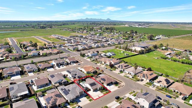 4168 Sir Barton Dr, Olivehurst, CA 95961