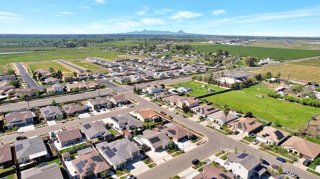 4168 Sir Barton Dr, Olivehurst, CA 95961