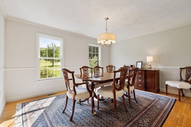 2 Laury Ln, Littleton, MA 01460