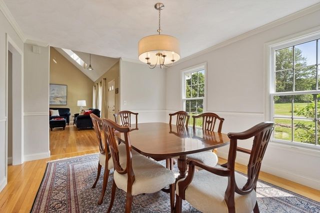 2 Laury Ln, Littleton, MA 01460
