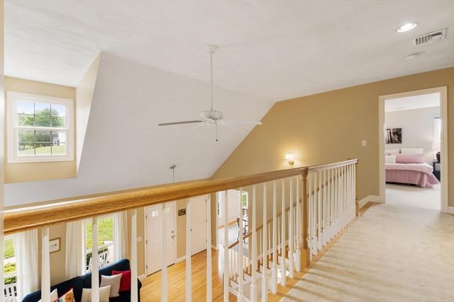 2 Laury Ln, Littleton, MA 01460
