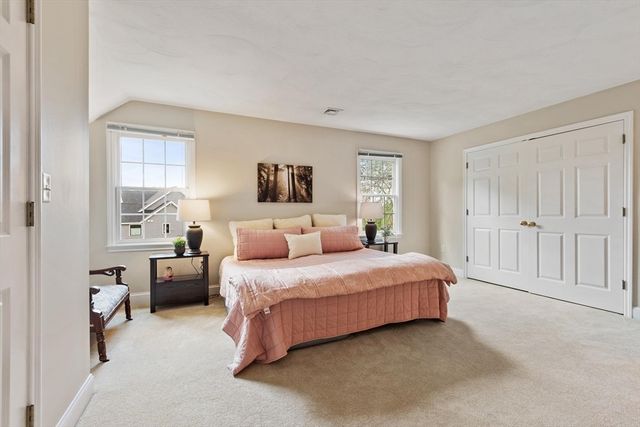 2 Laury Ln, Littleton, MA 01460