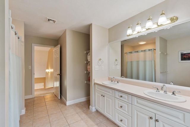 2 Laury Ln, Littleton, MA 01460