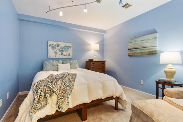 2 Laury Ln, Littleton, MA 01460