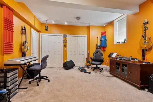 2 Laury Ln, Littleton, MA 01460