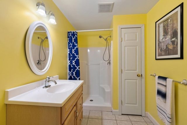 2 Laury Ln, Littleton, MA 01460