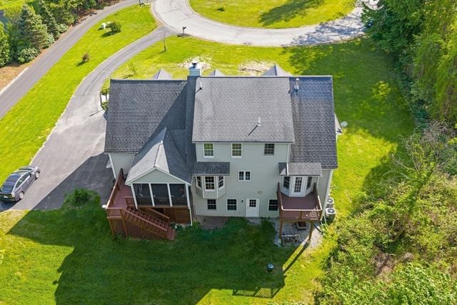 2 Laury Ln, Littleton, MA 01460