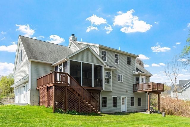 2 Laury Ln, Littleton, MA 01460