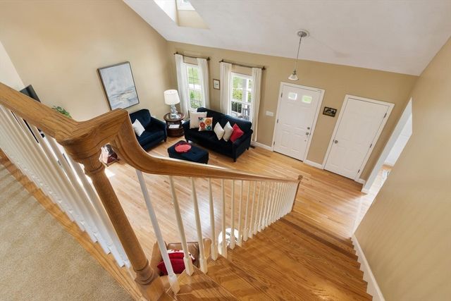 2 Laury Ln, Littleton, MA 01460