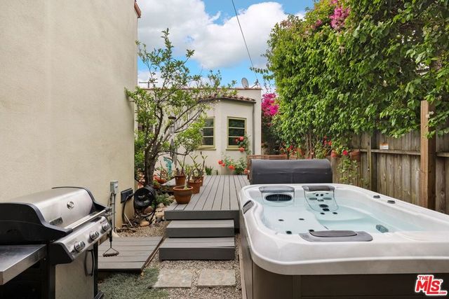879 Fiske Street, Pacific Palisades, CA 90272