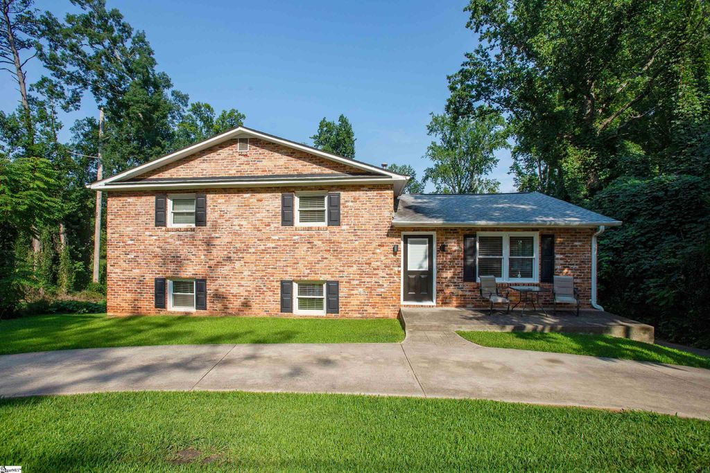400 Fairmont Drive, Greenville, SC 29605