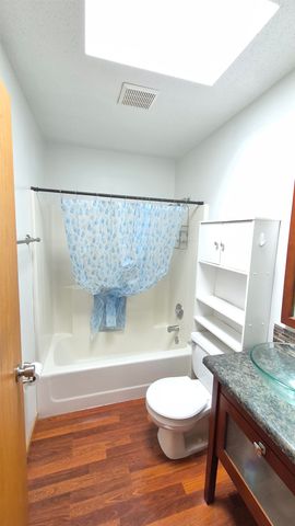 1312 7th Street NE, Minot, ND 58703