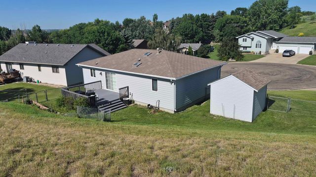 1312 7th Street NE, Minot, ND 58703