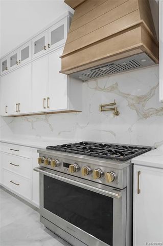 31130 Lahser, Beverly Hills, MI 48025