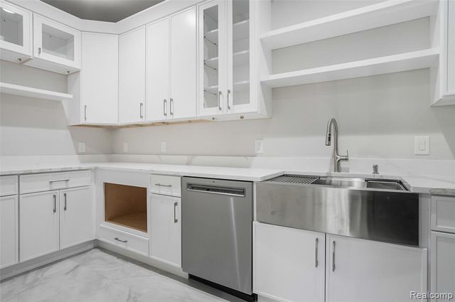 31130 Lahser, Beverly Hills, MI 48025