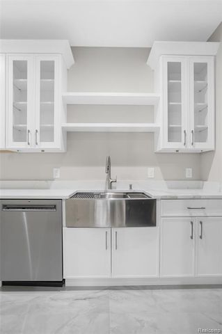 31130 Lahser, Beverly Hills, MI 48025