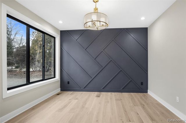 31130 Lahser, Beverly Hills, MI 48025