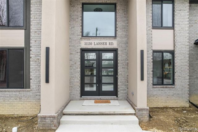 31130 Lahser, Beverly Hills, MI 48025