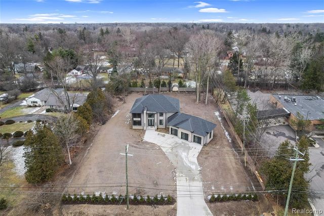 31130 Lahser, Beverly Hills, MI 48025