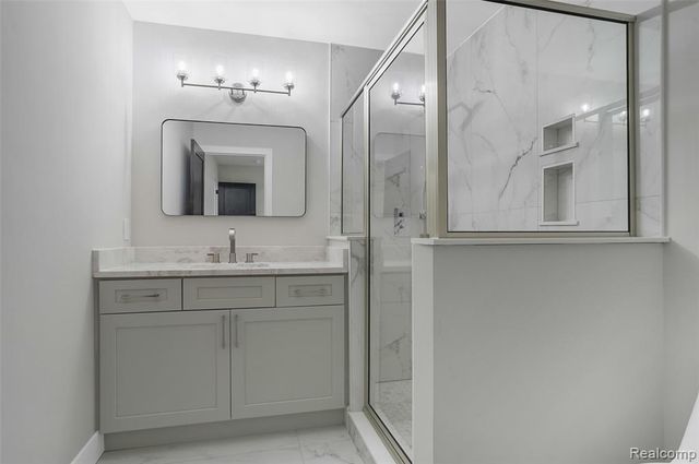 31130 Lahser, Beverly Hills, MI 48025