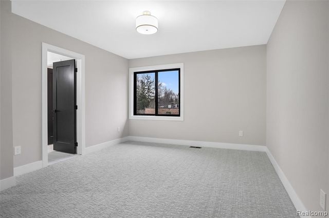 31130 Lahser, Beverly Hills, MI 48025