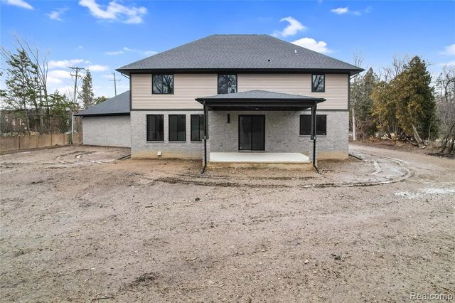 31130 Lahser, Beverly Hills, MI 48025