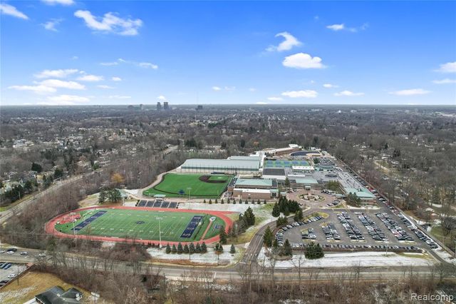 31130 Lahser, Beverly Hills, MI 48025