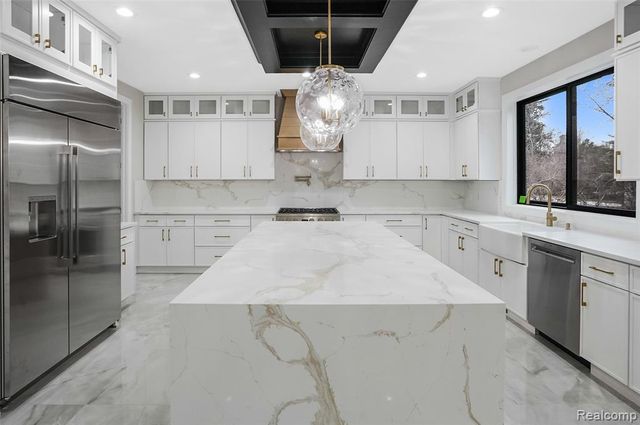 31130 Lahser, Beverly Hills, MI 48025