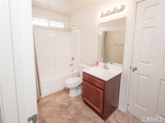 21189 Colombard, Apple Valley, CA 92308