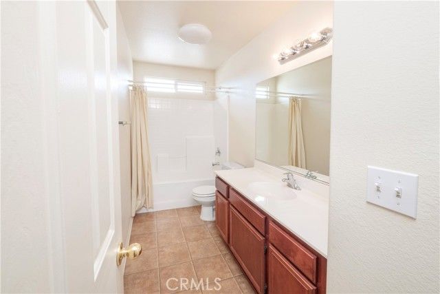 21189 Colombard, Apple Valley, CA 92308