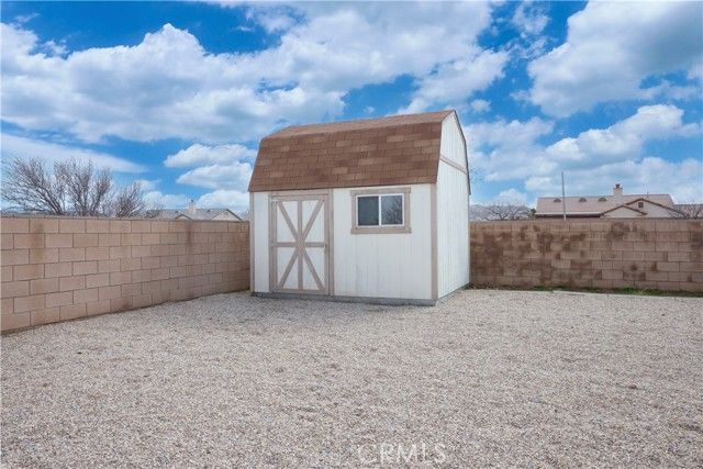 21189 Colombard, Apple Valley, CA 92308