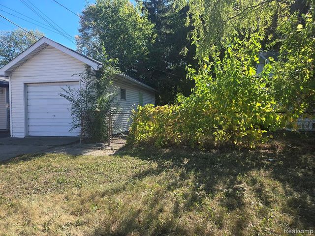 3370 Harris Street, Fenton, MI 48220