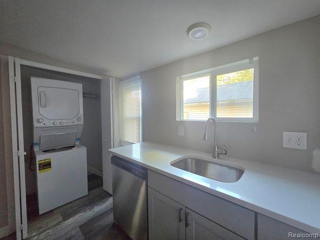 3370 Harris Street, Fenton, MI 48220