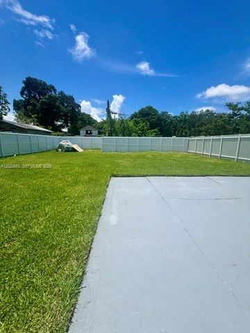 12020 W Golf Drive, Miami, FL 33167