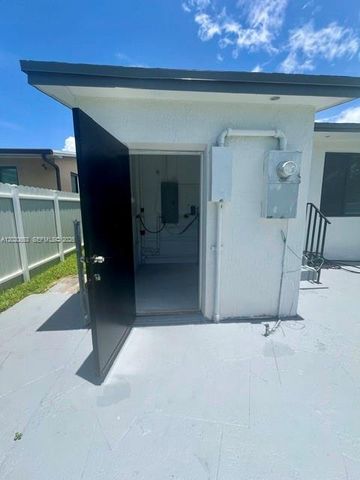 12020 W Golf Drive, Miami, FL 33167