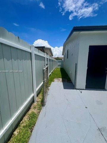 12020 W Golf Drive, Miami, FL 33167