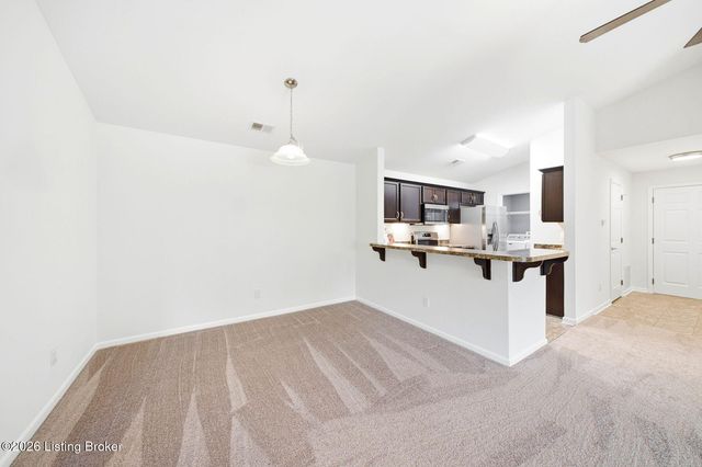 9606 Preston Spring Dr 203, Louisville, KY 40229