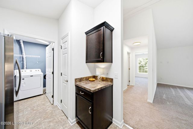9606 Preston Spring Dr 203, Louisville, KY 40229