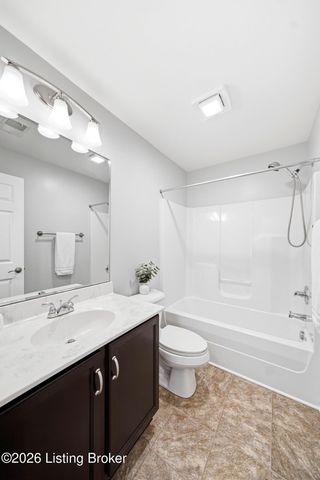 9606 Preston Spring Dr 203, Louisville, KY 40229